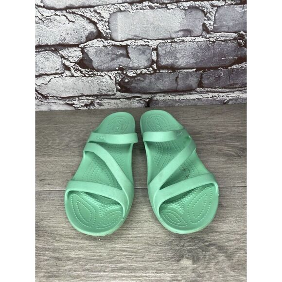 CROCS Iconic Comfort Green Rubber Slides Light Flats Sandals Women Sz 6M US/36EU - Picture 2 of 15